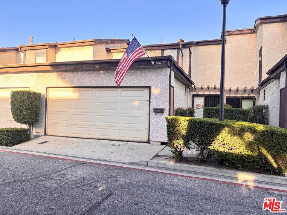 10010 Aspen Cir - Photo 1