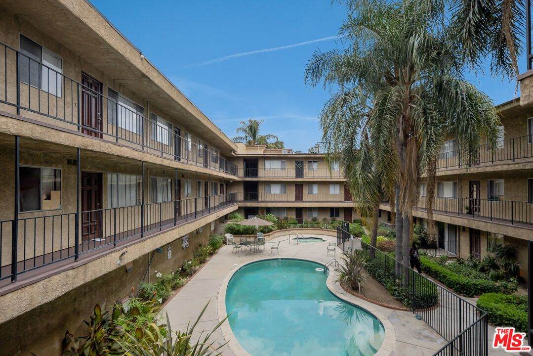 8505 Columbus Ave - Photo 1