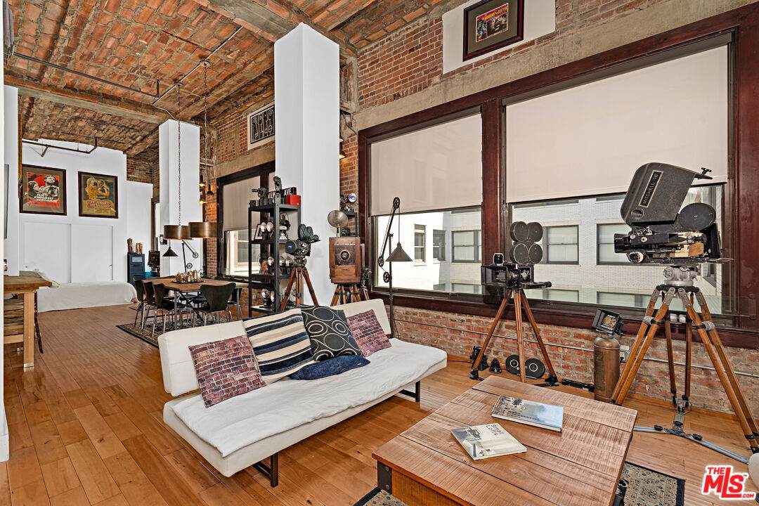 460 Spring St - Photo 1