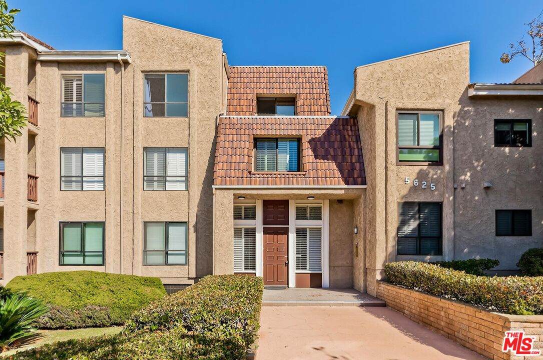5625 Cambridge Way - Photo 1