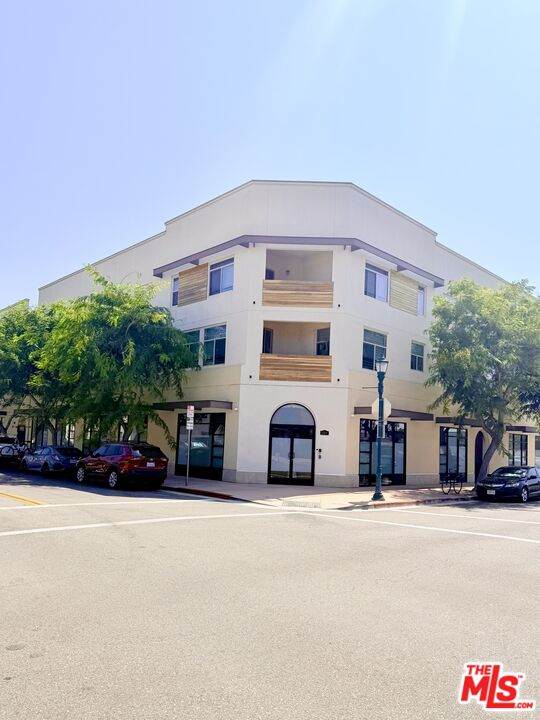1626 Gramercy Ave - Photo 1