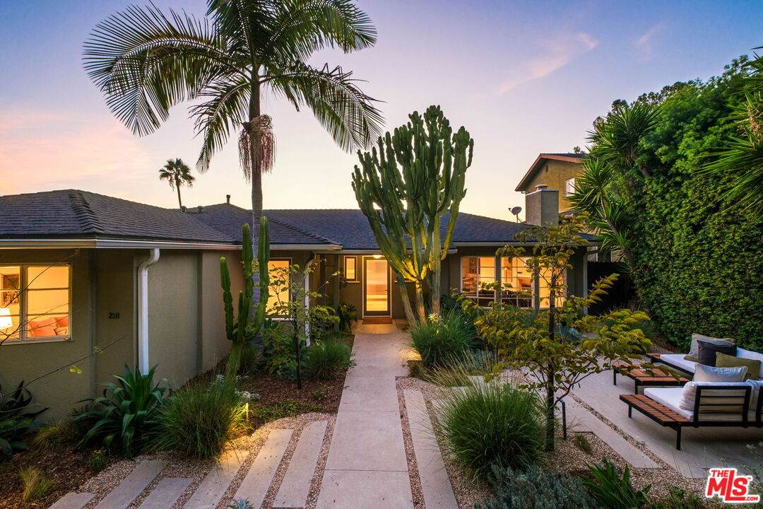 2111 Hollyvista Ave - Photo 1