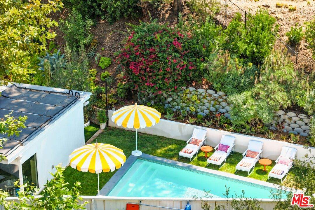 3560 Mandeville Canyon Rd - Photo 1