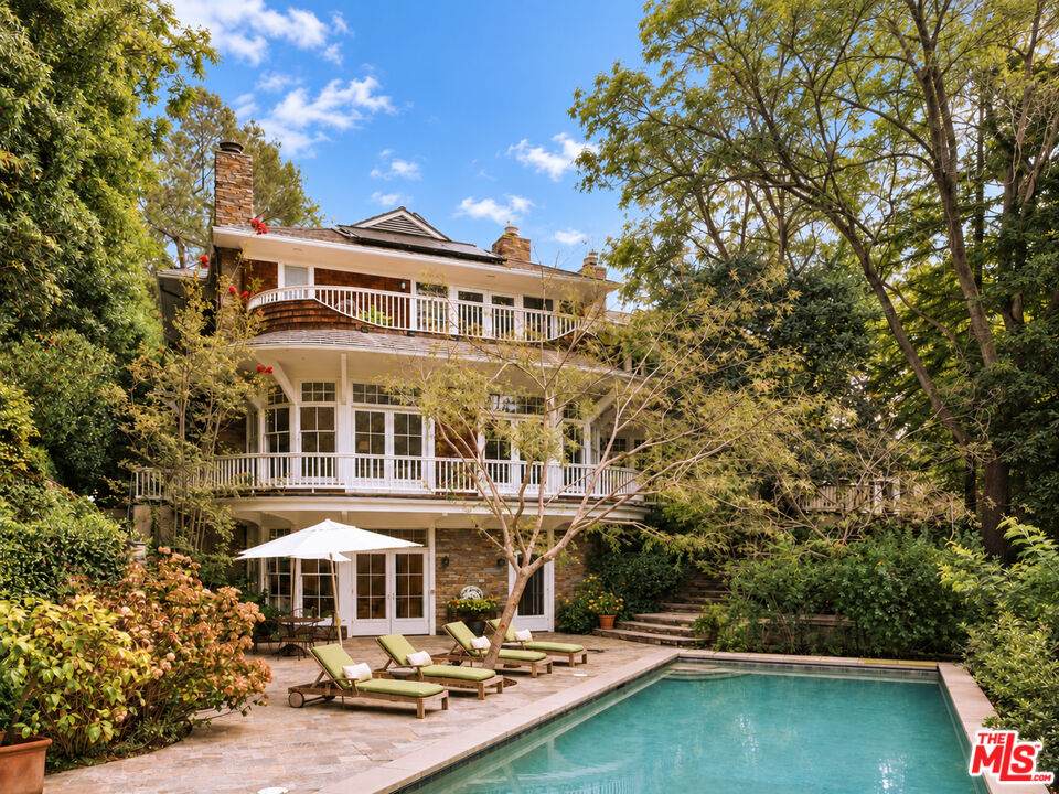 2041 Mandeville Canyon Rd - Photo 1