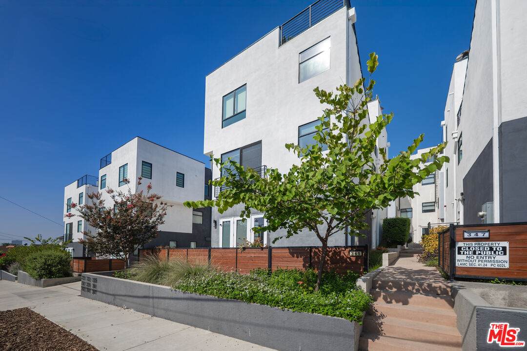 345 La Fayette Park Pl - Photo 1