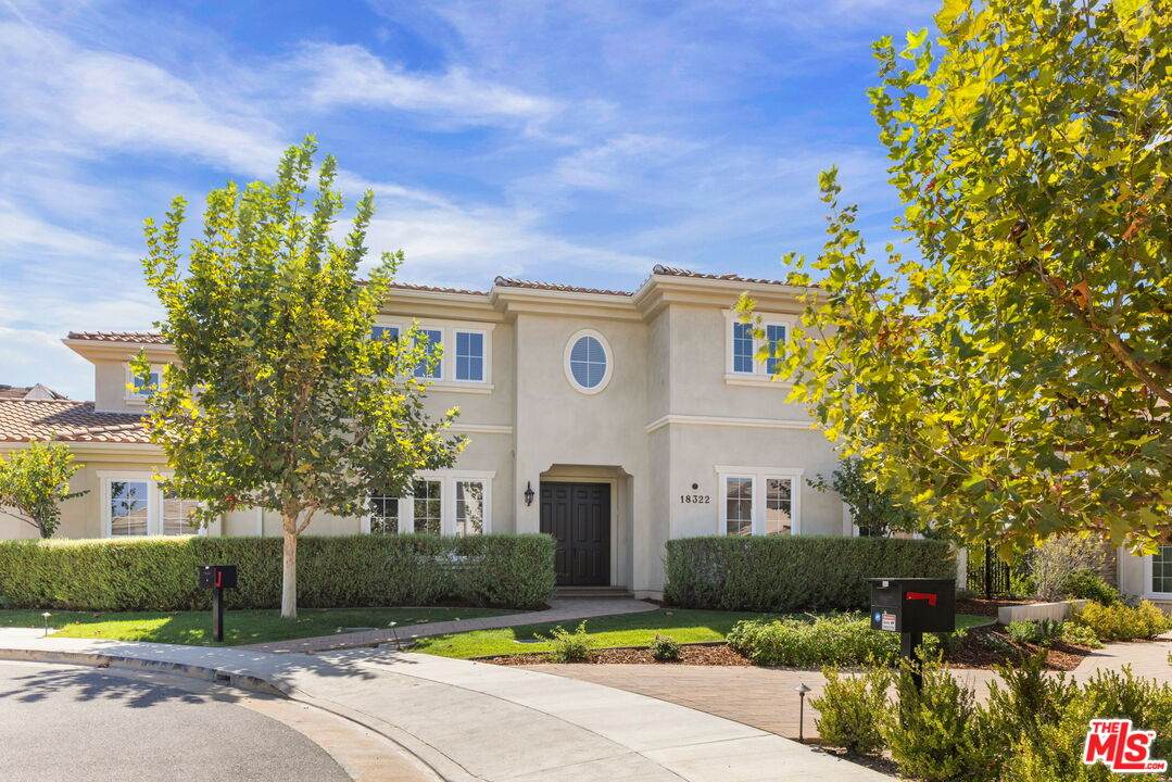18322 Columbus Cir - Photo 1