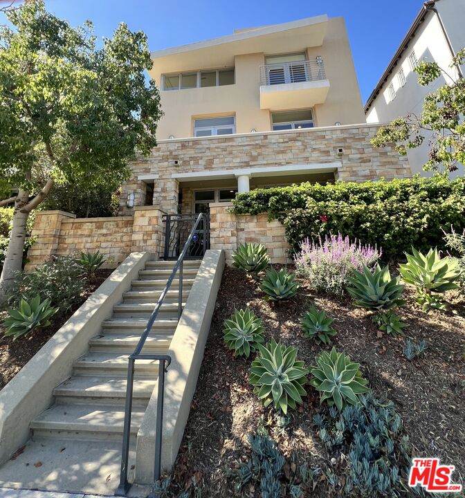13071 Bluff Creek Dr - Photo 1