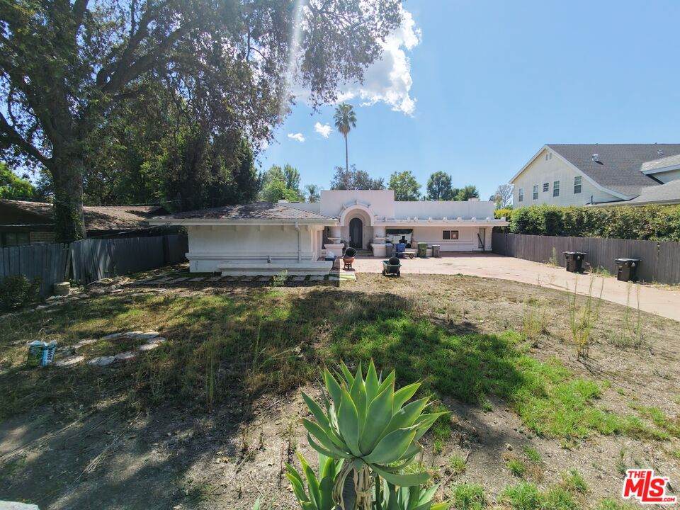 23460 Hatteras St - Photo 1