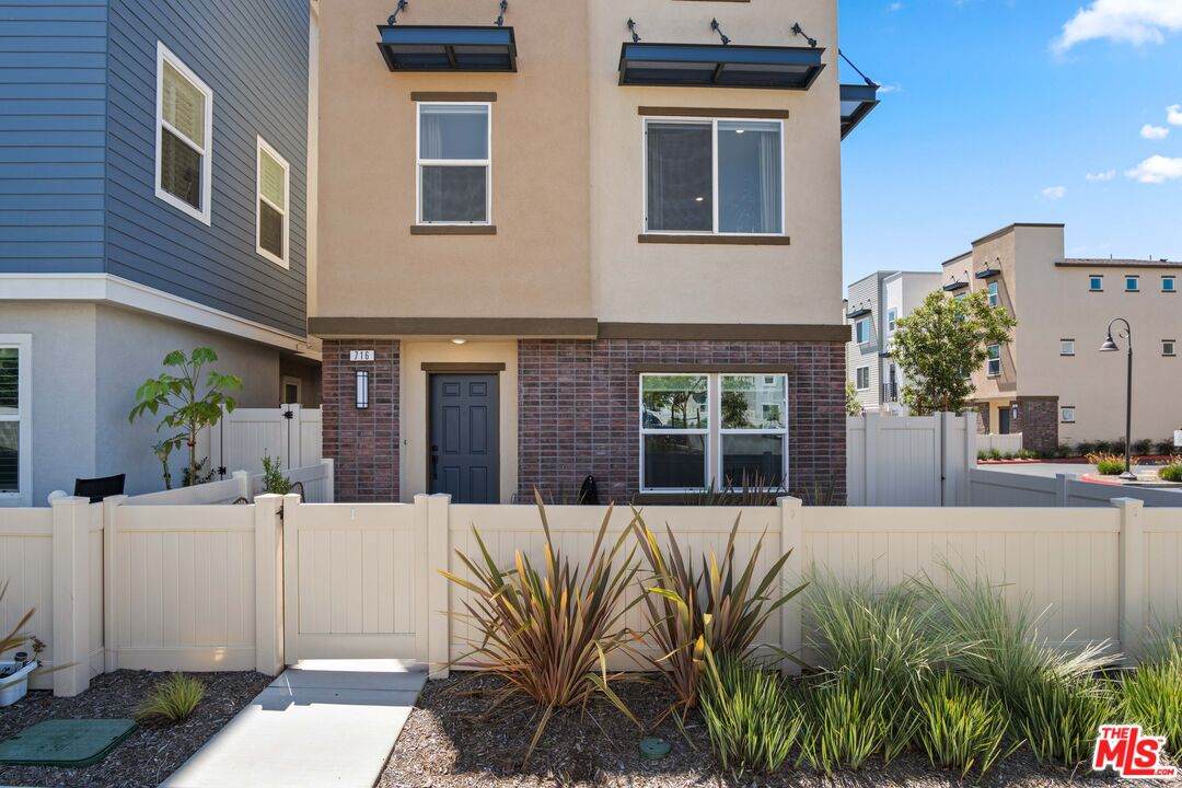 716 Sienna Way - Photo 1