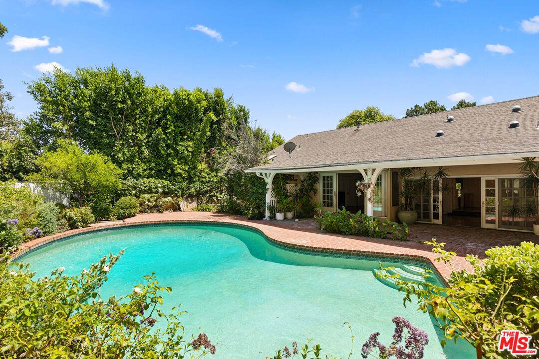 16011 Meadowcrest Rd - Photo 1