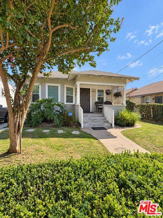 1528 36th St - Photo 1
