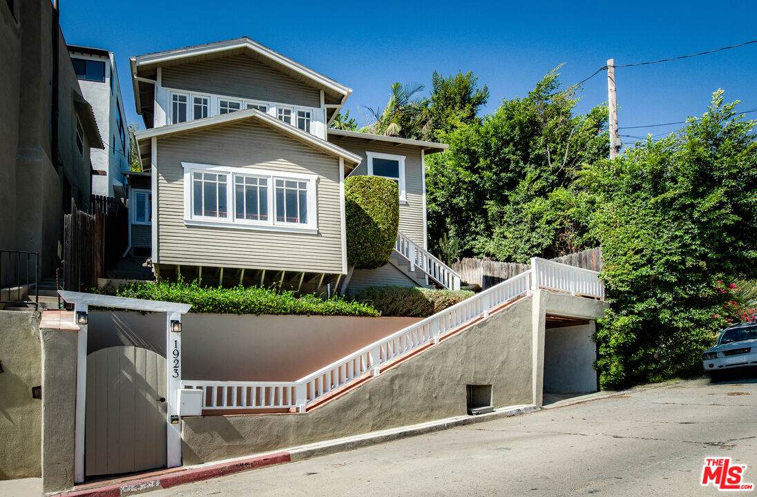 1923 Mayview Dr - Photo 1
