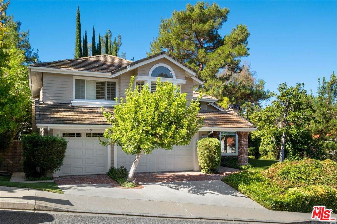 22322 Cairnloch St - Photo 1
