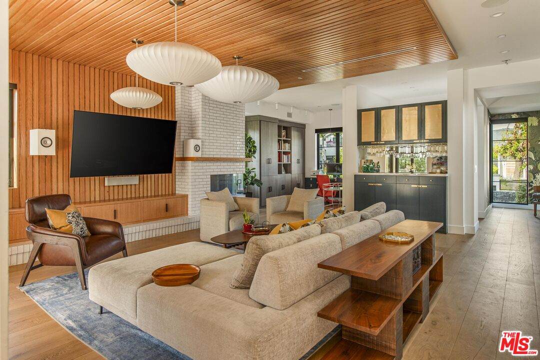 https://bt-photos.global.ssl.fastly.net/carets/orig_boomver_1_26994909-2.jpg