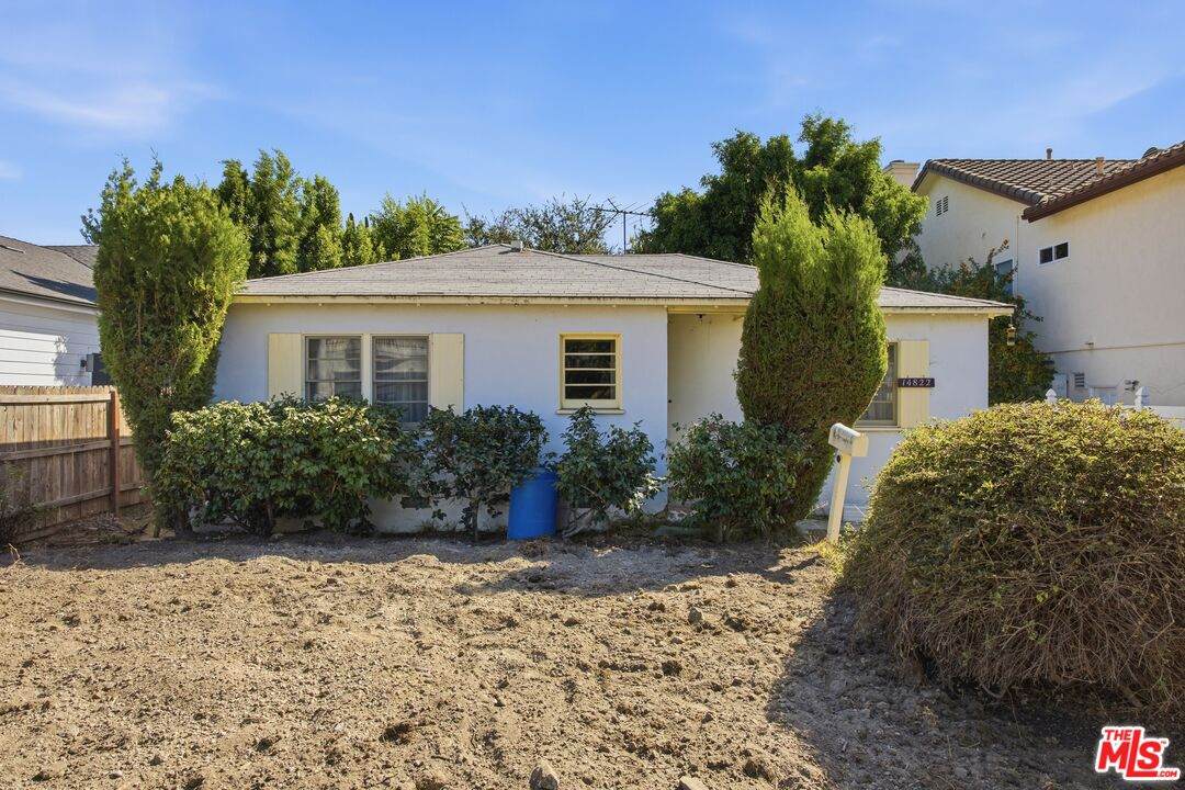 14822 Otsego St - Photo 1