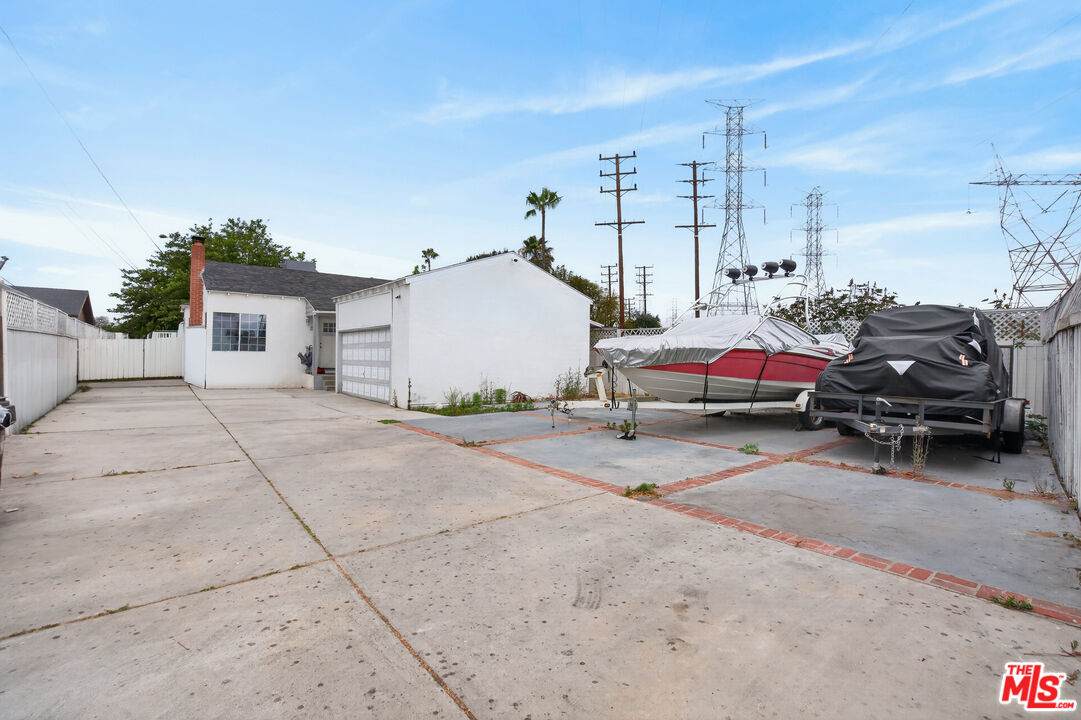 6427 Klump Ave - Photo 1