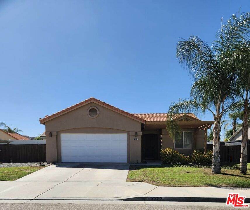 2292 Versailles St - Photo 1