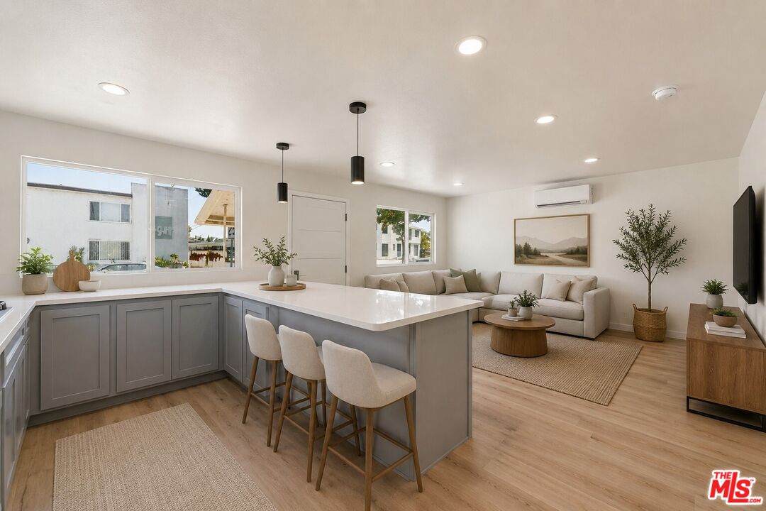 1912 122nd St - Photo 1