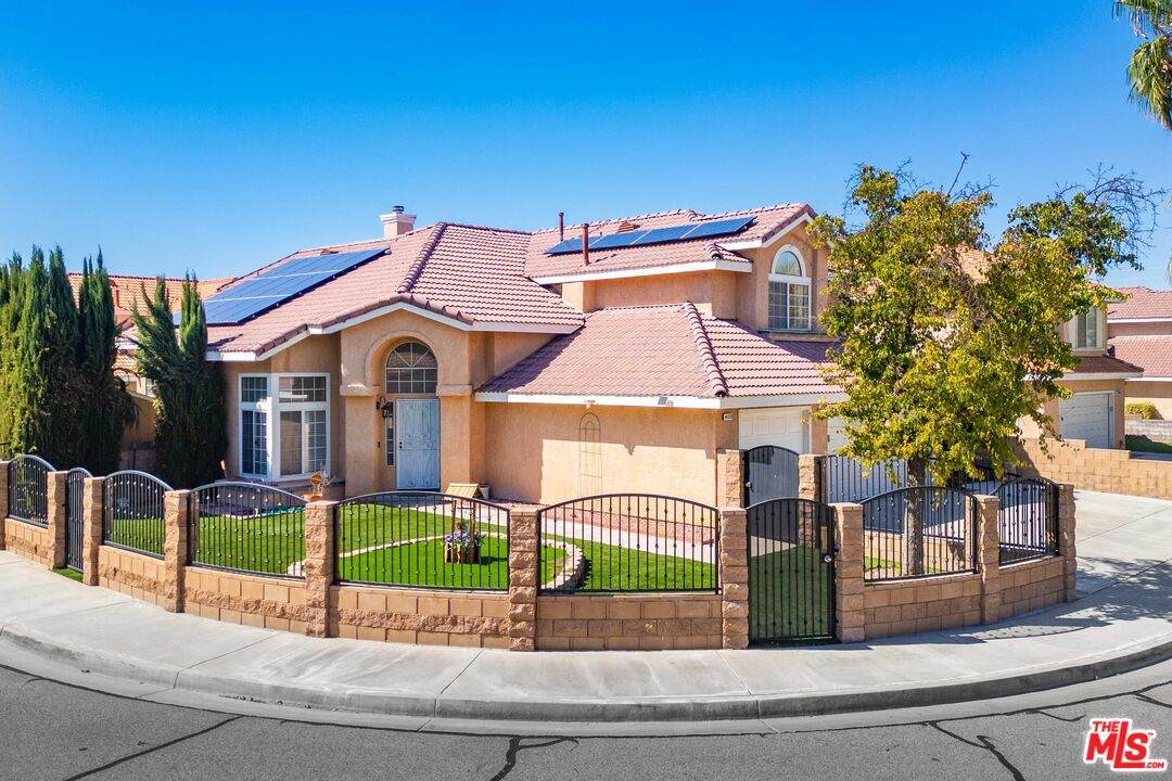 44333 Shad St - Photo 1