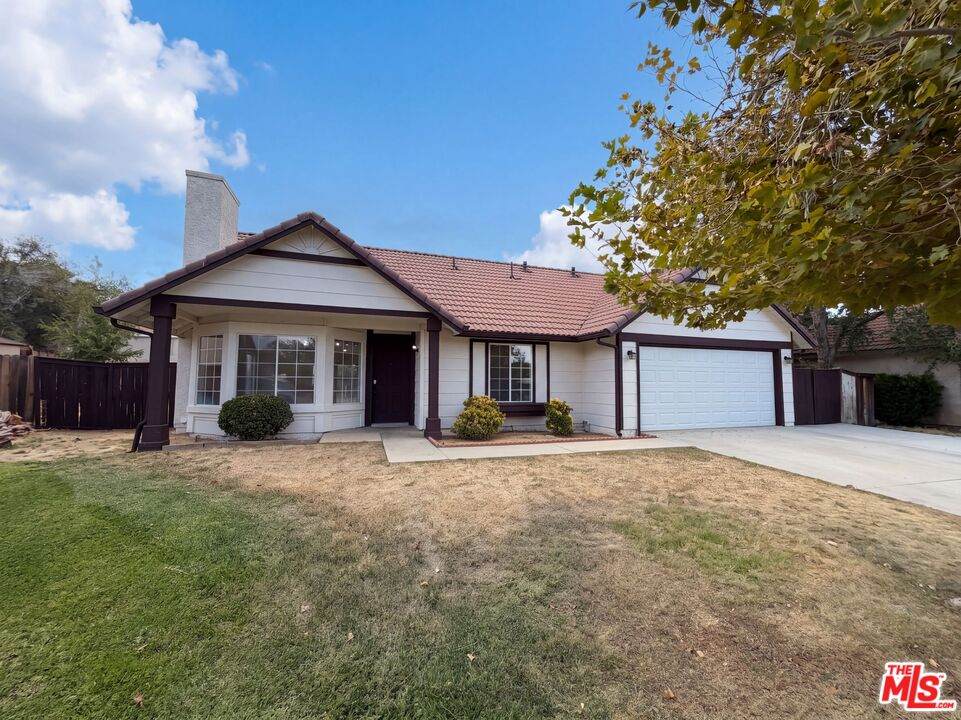 545 Spruce Ct - Photo 1
