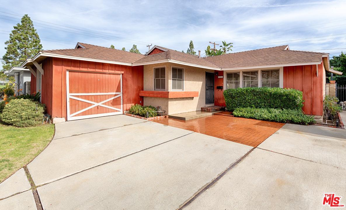 11210 Malat Way - Photo 1