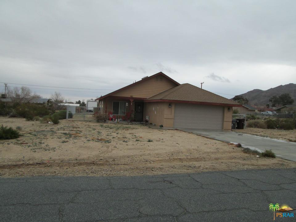 6997 49 PALMS Avenue - Photo 1