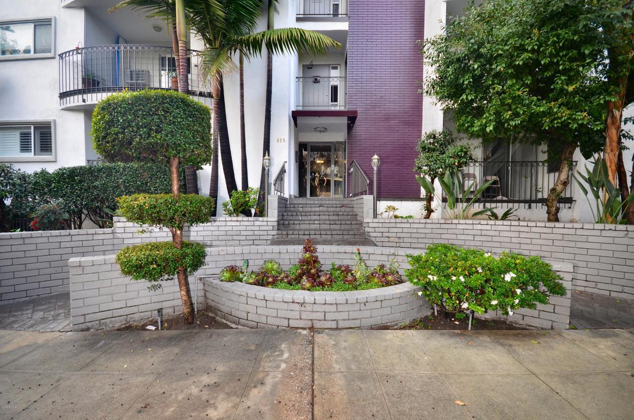 625 Flores Street - Photo 1