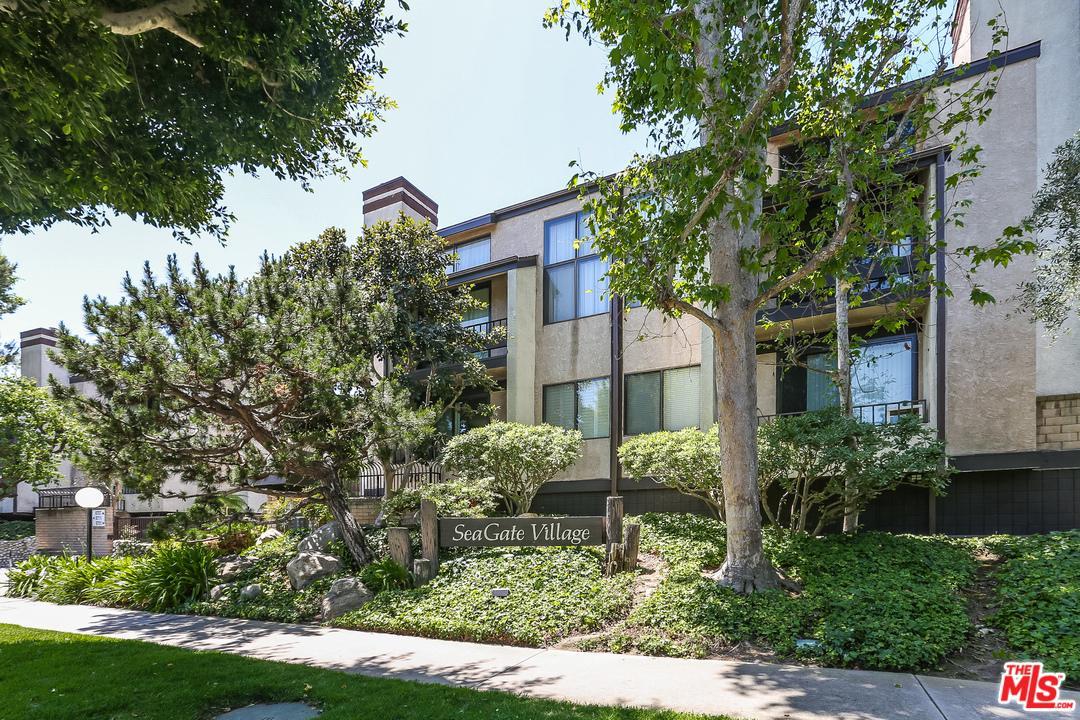 8707 Falmouth Avenue - Photo 1