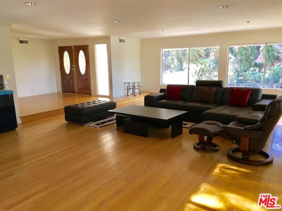 2109 Hobart - Photo 1