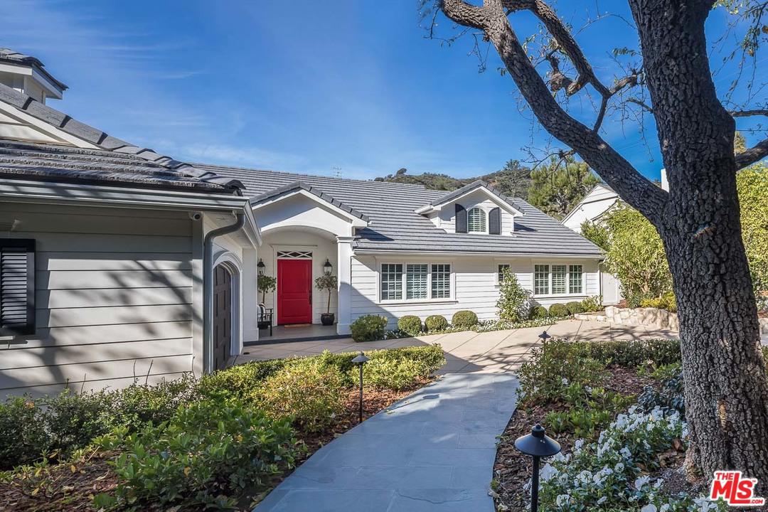 1853 Noel Place - Photo 1