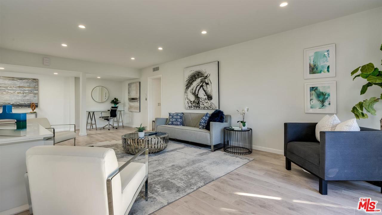 1025 Kings Road - Photo 1