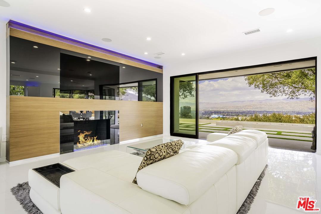 3321 Bonnie Hill Drive - Photo 1