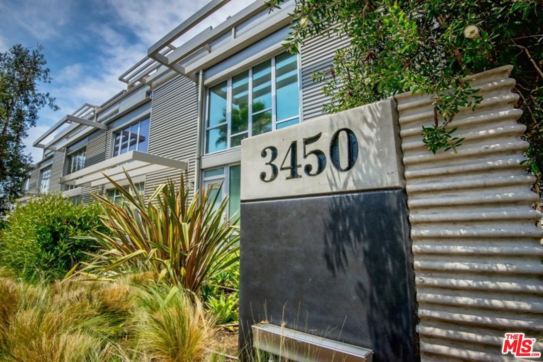 3450 Cahuenga - Photo 1
