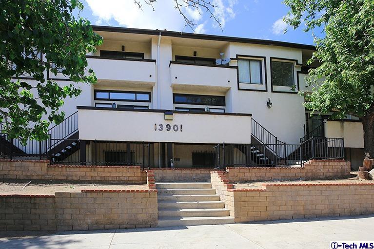 13901 Sayre - Photo 1