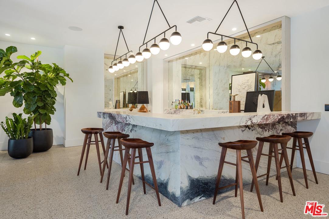 10777 Wilshire Boulevard - Photo 1