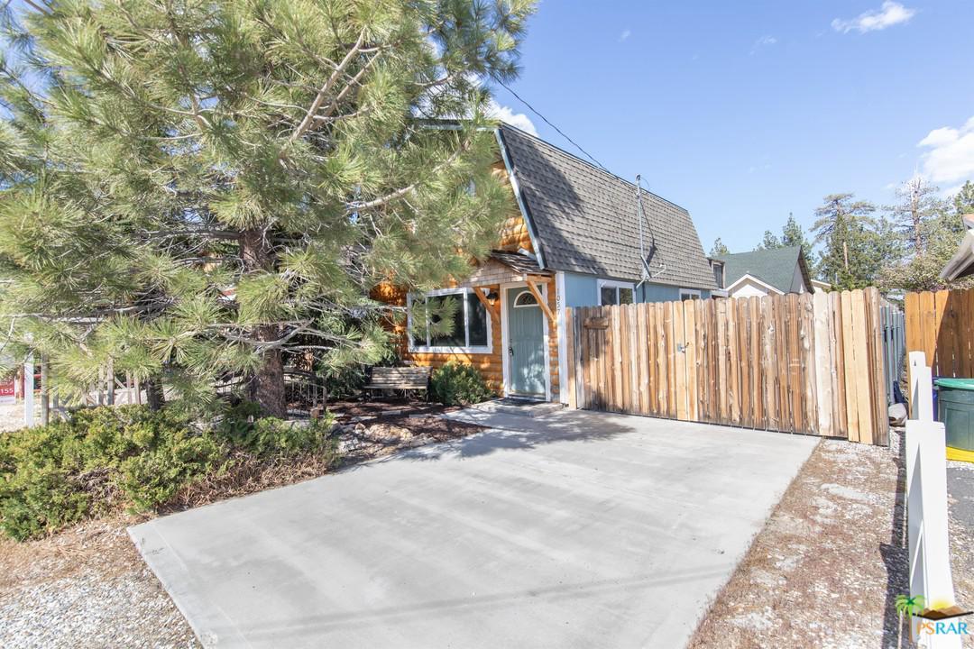 1057 Hugo Lane - Photo 1