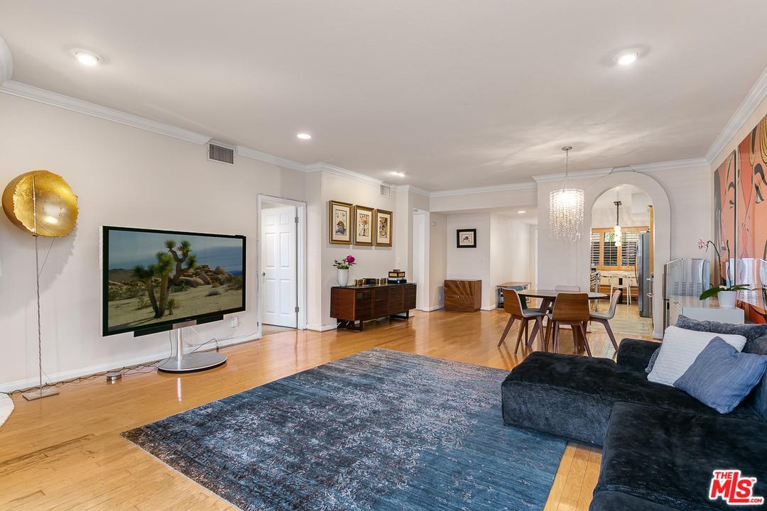 1133 Clark Street - Photo 1