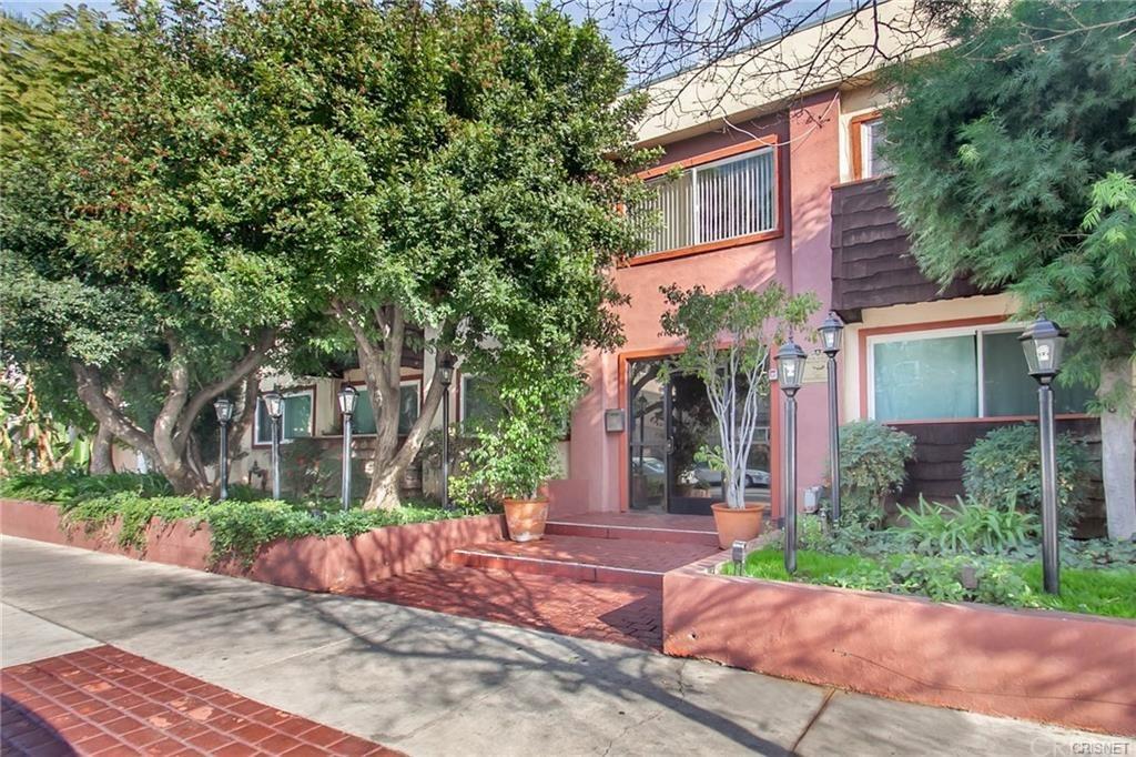 5414 Newcastle Avenue - Photo 1