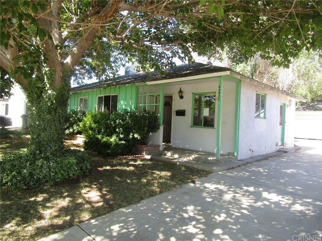 44037 Elm Avenue - Photo 1