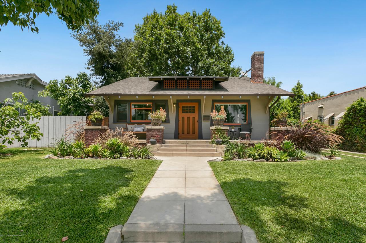 2046 Pine Street - Photo 1