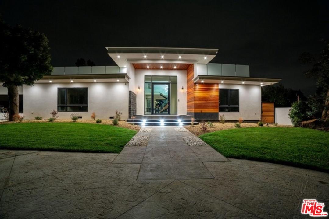 17201 Albers Street - Photo 1
