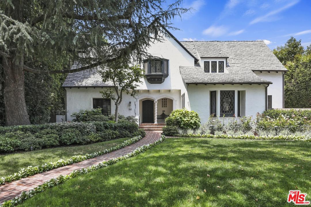 141 Las Palmas Avenue - Photo 1