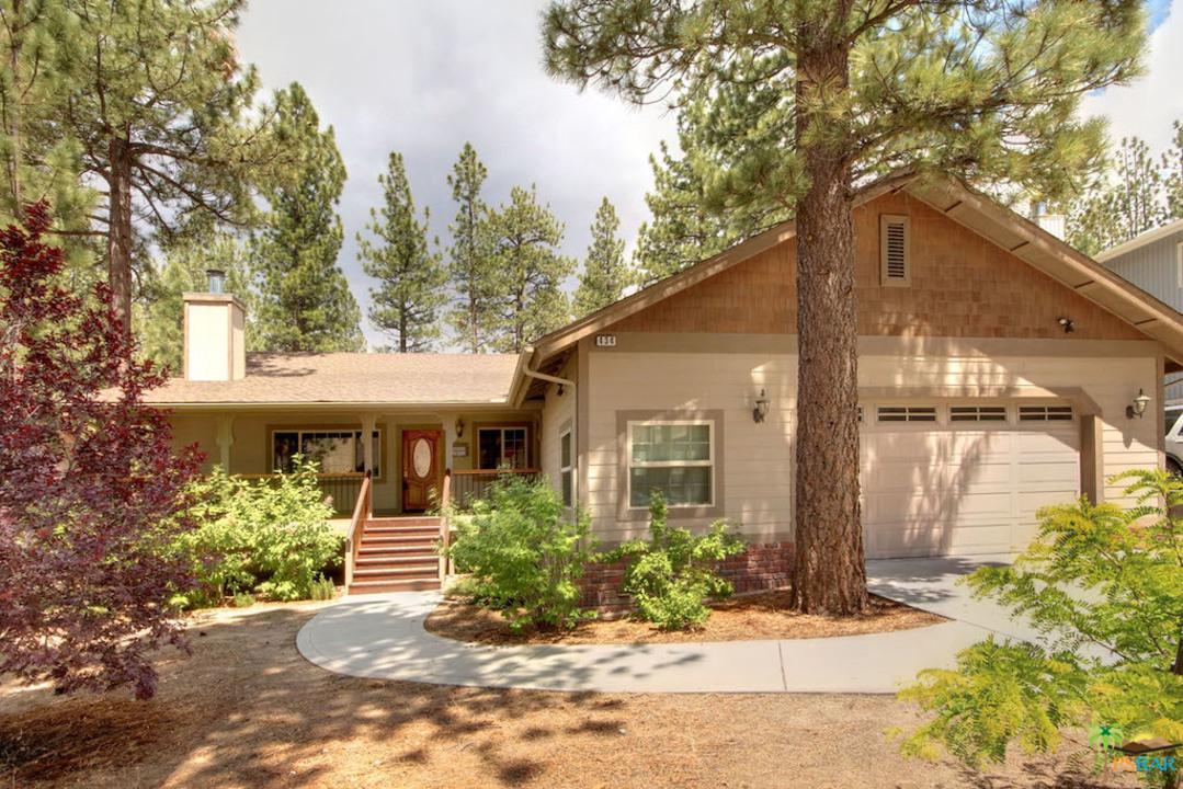 434 Pineview Drive - Photo 1