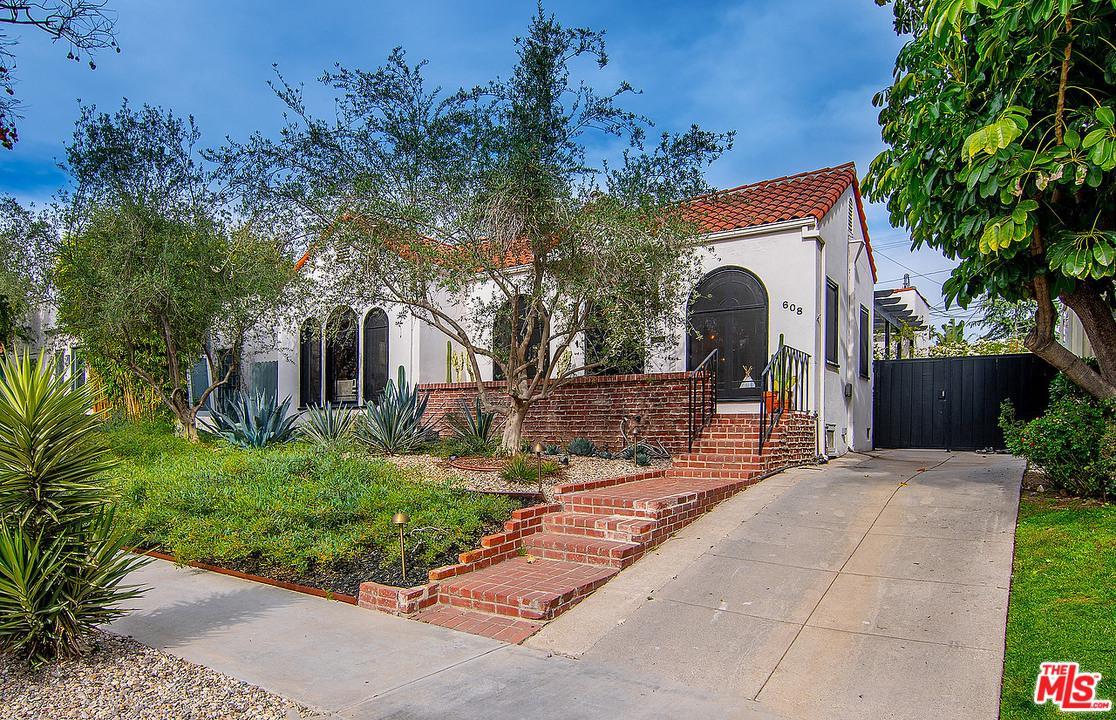 608 Mansfield Avenue - Photo 1