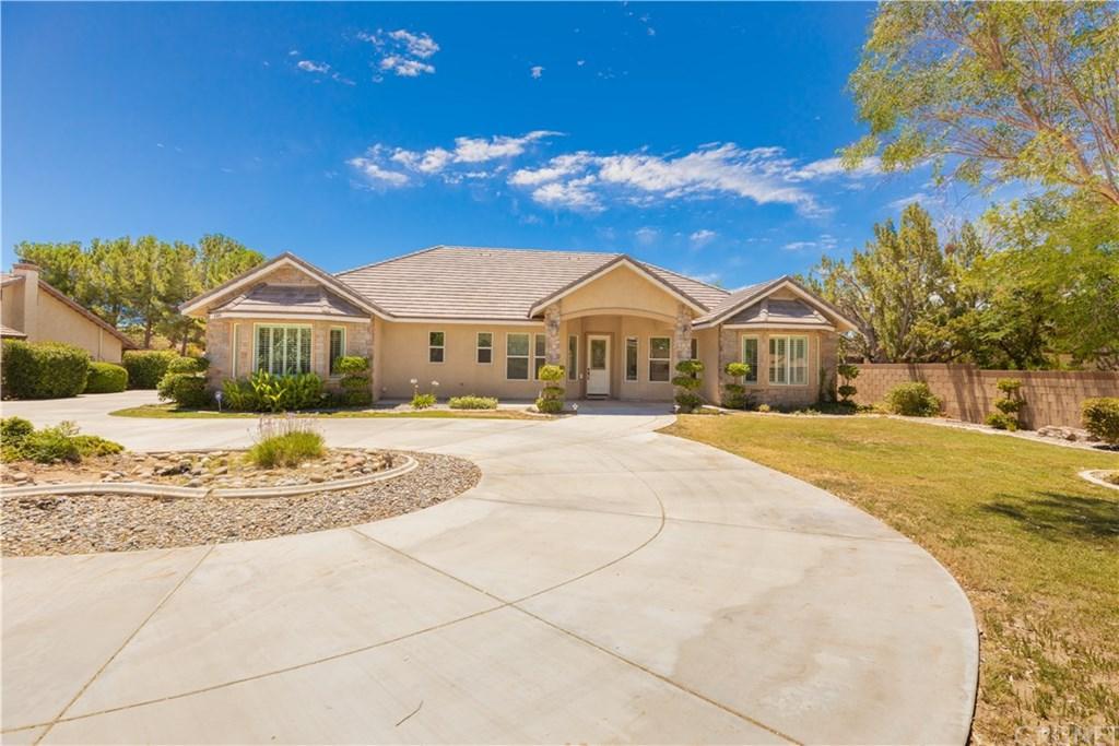 43649 25TH Street - Photo 1