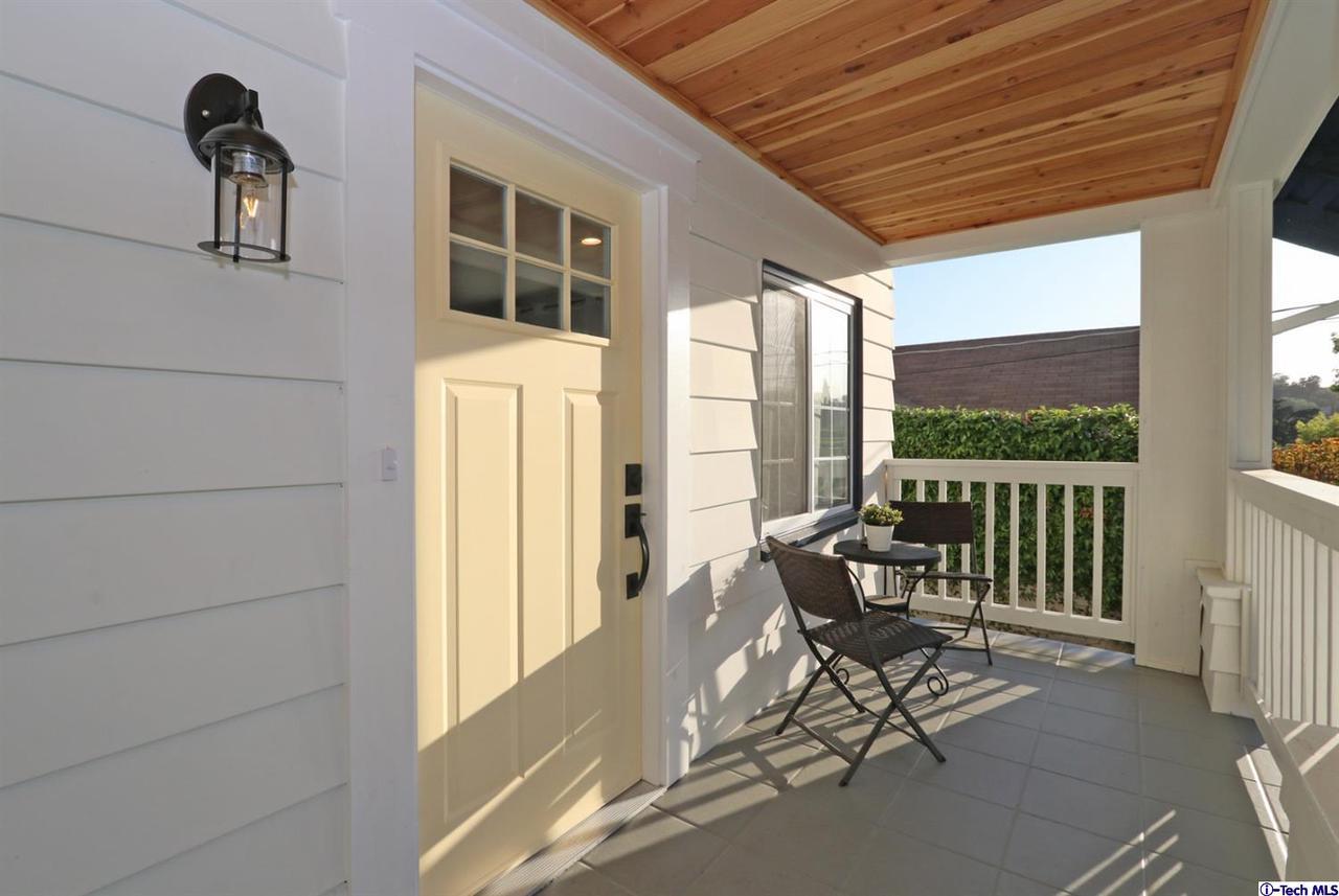 6210 Burwood Avenue - Photo 1