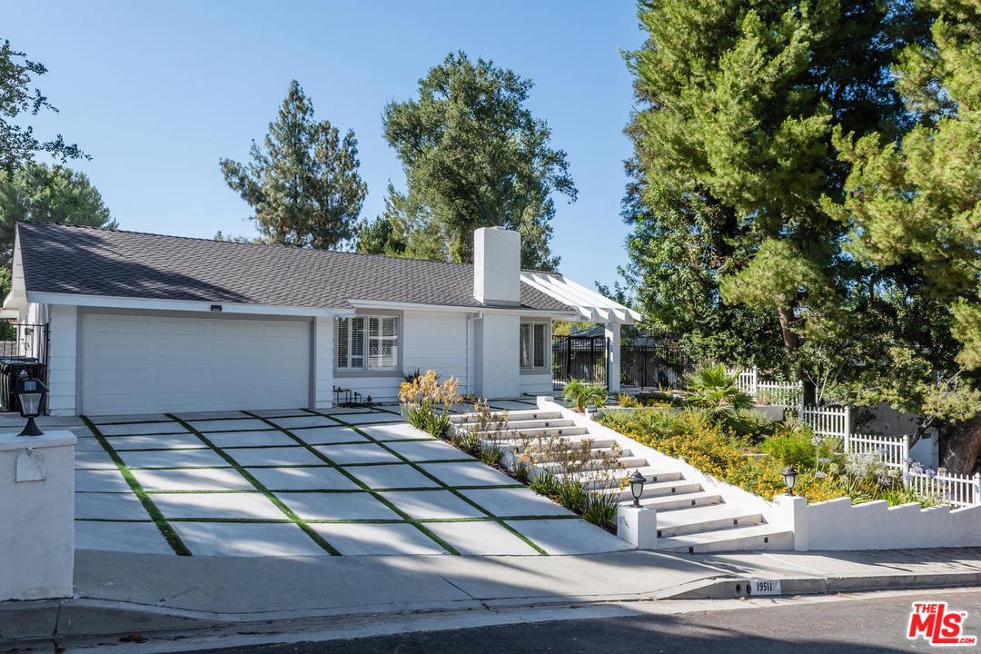 19511 Braewood Drive - Photo 1