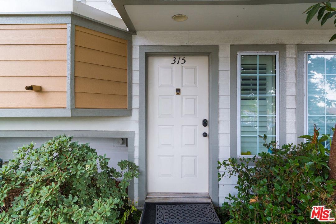 11150 Glenoaks - Photo 1