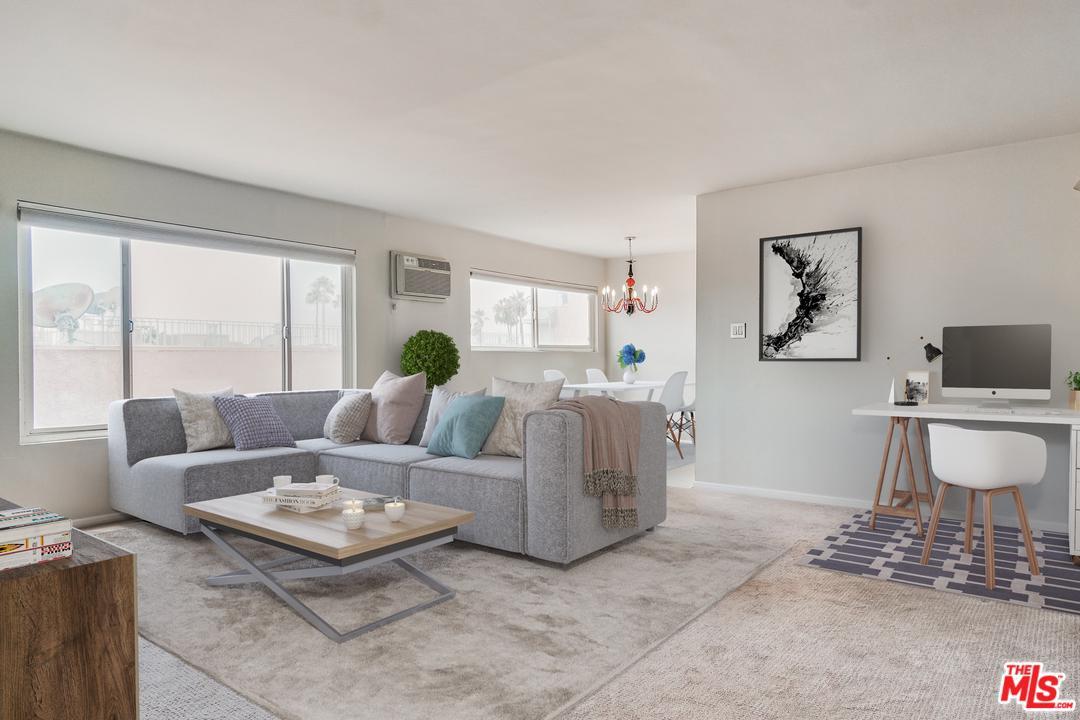 960 Larrabee Street - Photo 1
