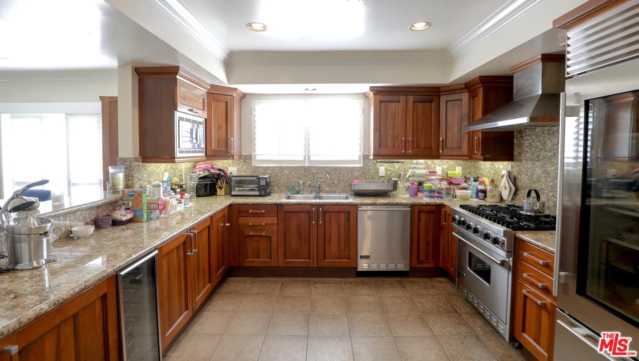 1878 Greenfield Avenue - Photo 1